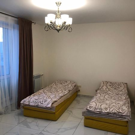Apartamento Luxflats Rivne Exterior foto