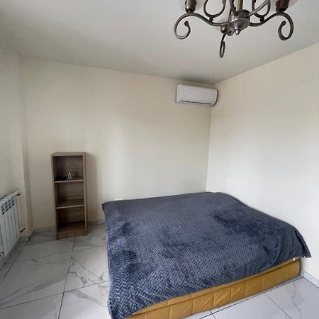 Apartamento Luxflats Rivne Exterior foto